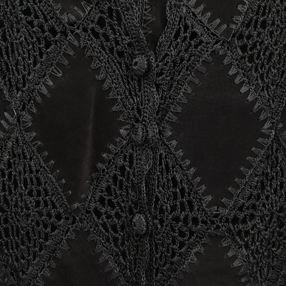 N/A black crochet